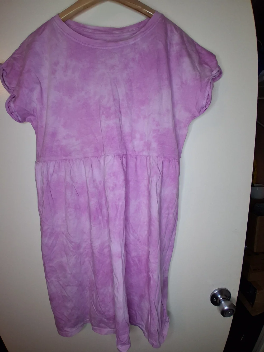 GAP Lavender Tie-Dye V-Neck Tee